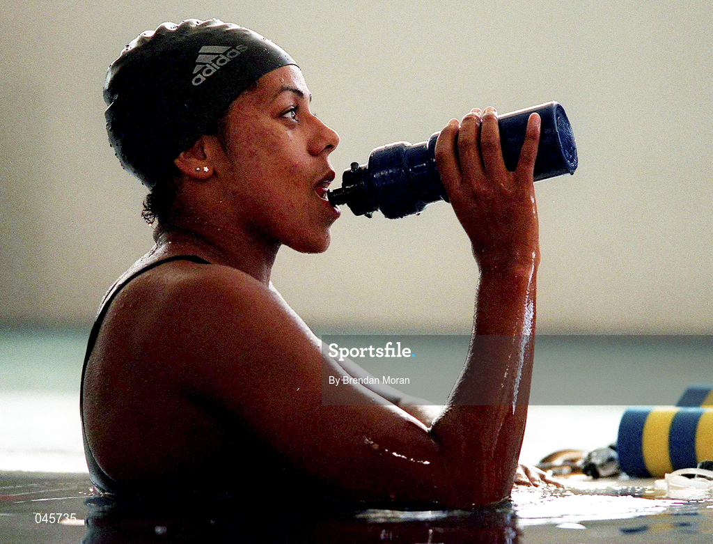 21 August 2000; Irish swimmer Chantal Gibney during a training session at the Westwood Club in Dublin prior to the 2000 Sydney Olympic Games. Photo by Brendan Moran/Sportsfile