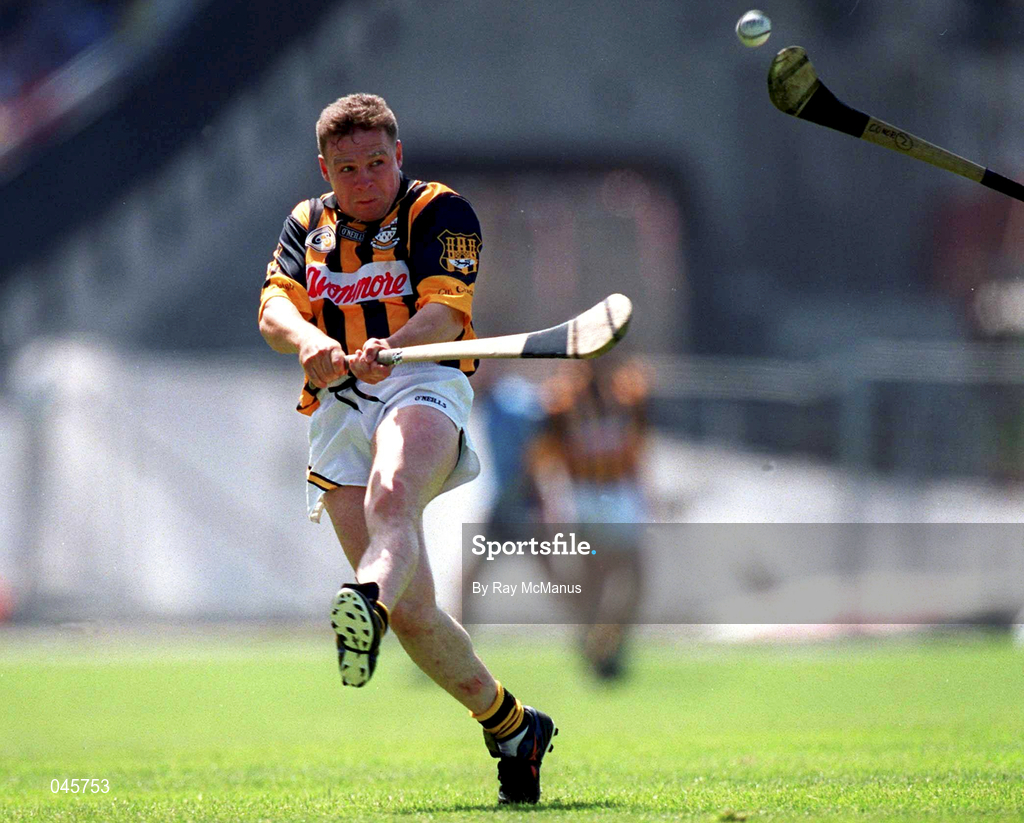 18 June 2000; Charlie Carter of Kilkenny during the Bank of Ireland Leinster Senior Hurling Championship Semi-Final match between Kilkenny and Dublin at Croke Park in Dublin. Photo by Ray McManus/Sportsfile