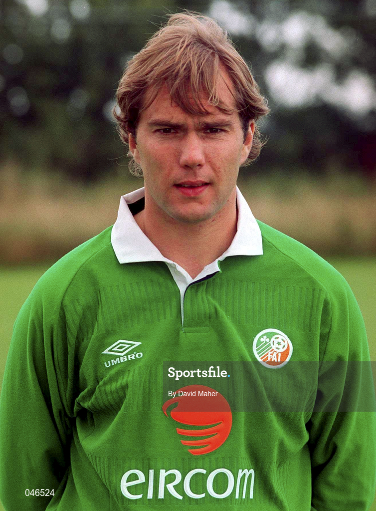 30 August 2000; Jason McAteer of Republic of Ireland prior to the team's departure for the first game against Holland in their 2002 FIFA World Cup Qualifying Campaign. Photo by David Maher/Sportsfile