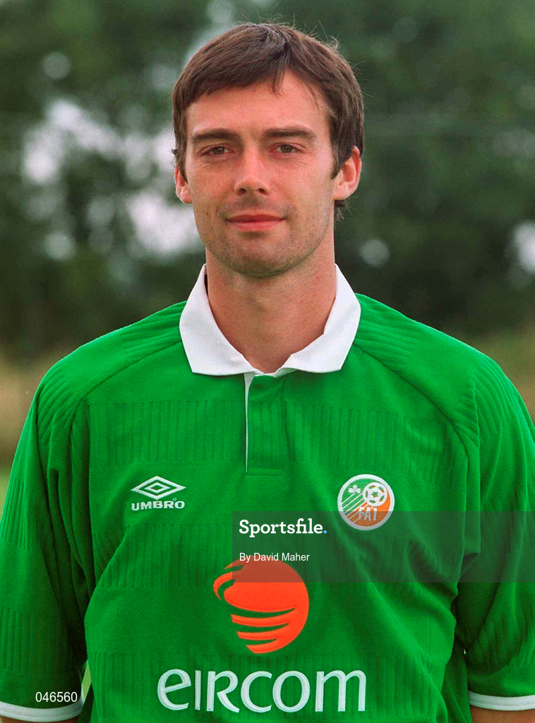 30 August 2000; Gary Breen of Republic of Ireland prior to the team's departure for the first game against Holland in their 2002 FIFA World Cup Qualifying Campaign. Photo by David Maher/Sportsfile