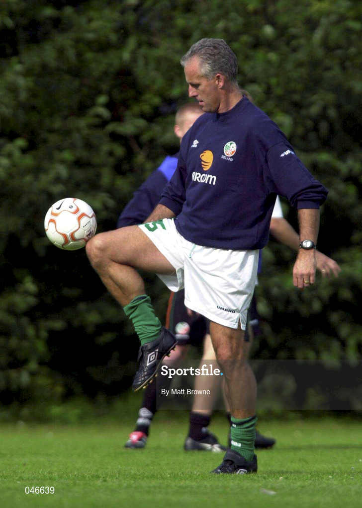 31 August 2000; Manager Mick McCarthy during Republic of Ireland Squad Training at the Sport Park Riekershaven in Amsterdam, Netherlands. Photo by Matt Browne/Sportsfile