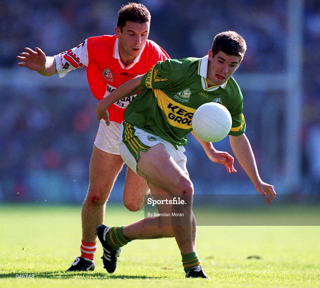 2 September 2000; Eamonn Fitzmaurice of Kerry in action against Paul McGrane of Armagh during the Bank of Ireland All-Ireland Senior Football Championship Semi-Final replay match between Kerry and Armagh at Croke Park in Dublin. Photo by Brendan Moran/Sportsfile