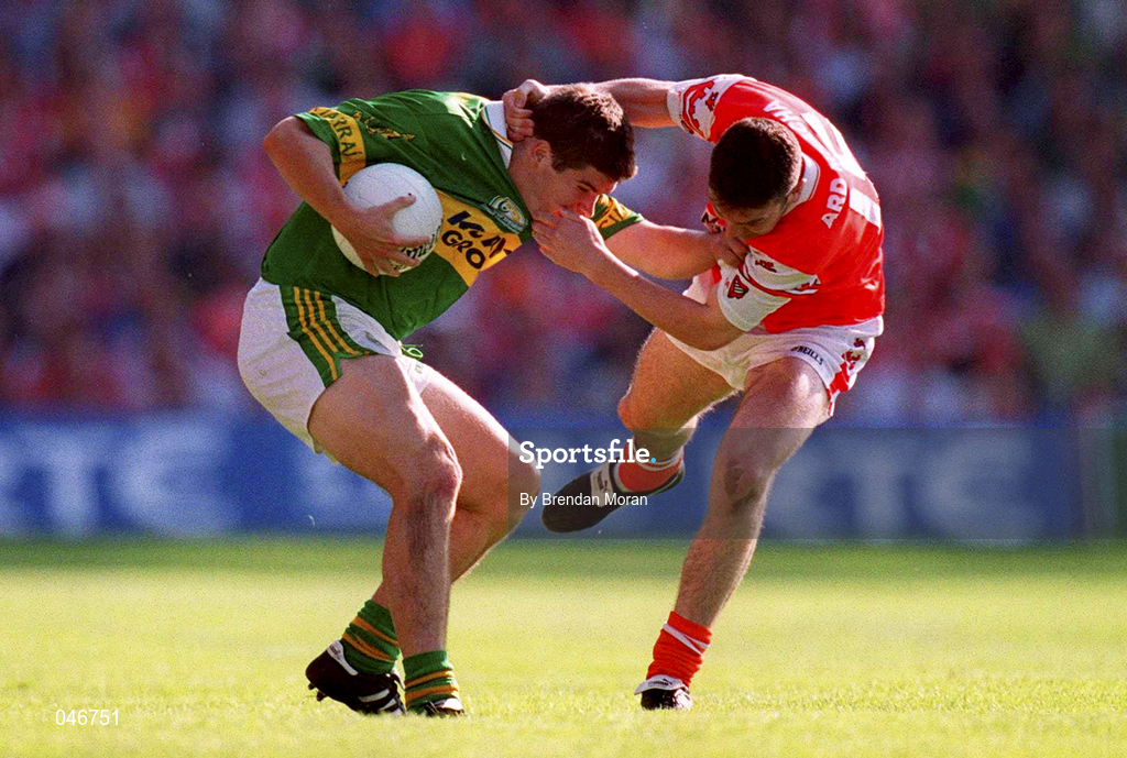 2 September 2000; Eamonn Fitzmaurice of Kerry in action against Oisin McConville of Armagh during the Bank of Ireland All-Ireland Senior Football Championship Semi-Final replay match between Kerry and Armagh at Croke Park in Dublin. Photo by Brendan Moran/Sportsfile