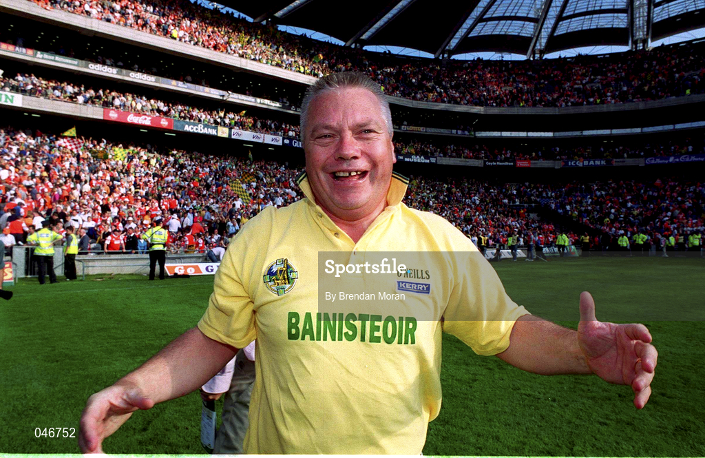 2 September 2000; Kerry manager Paidí Ó Sé celebrates after the Bank of Ireland All-Ireland Senior Football Championship Semi-Final replay match between Kerry and Armagh at Croke Park in Dublin. Photo by Brendan Moran/Sportsfile
