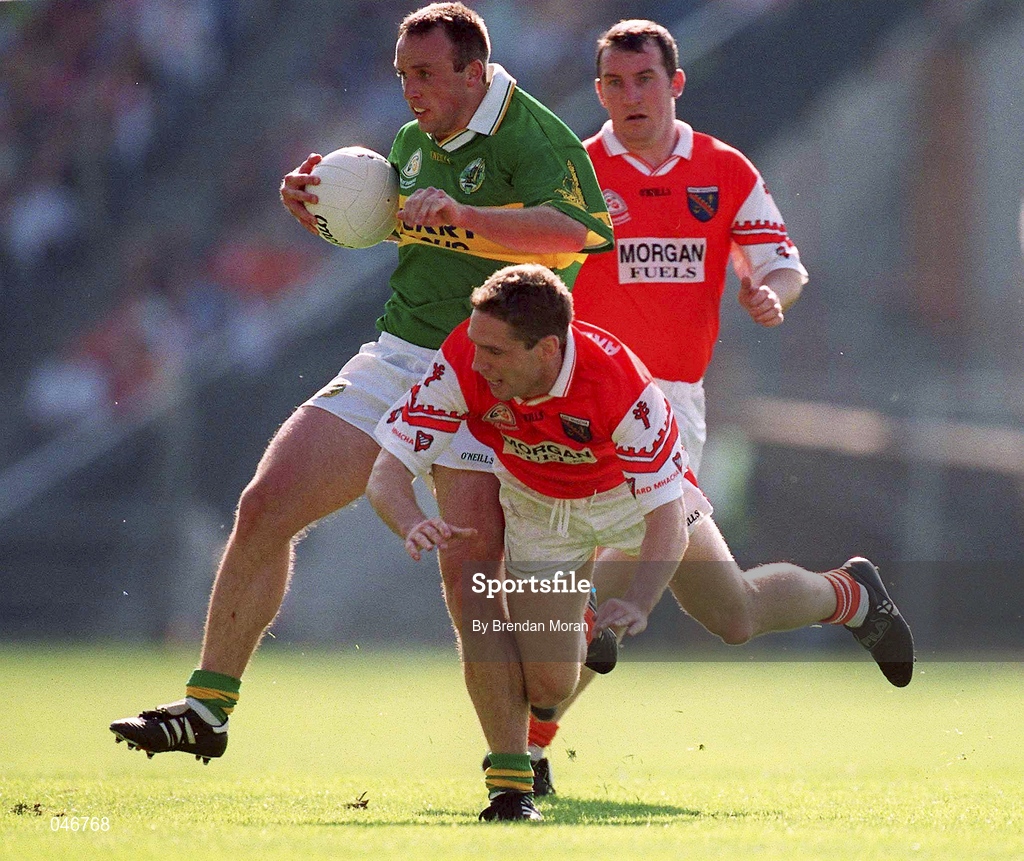2 September 2000; John Crowley of Kerry in action against Kieran McGeeney of Armagh during the Bank of Ireland All-Ireland Senior Football Championship Semi-Final replay match between Kerry and Armagh at Croke Park in Dublin. Photo by Brendan Moran/Sportsfile