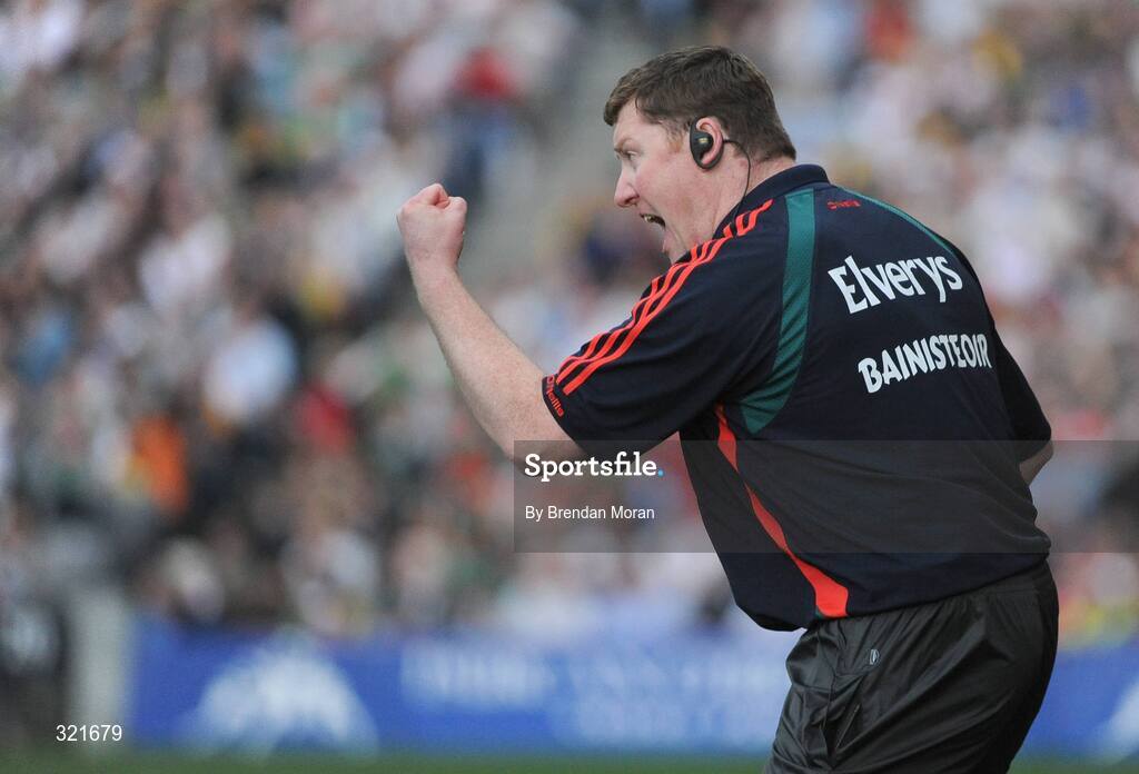 21 September 2008; Mayo manager Ray Dempsey urges on his side late in the game. ESB GAA Football All-Ireland Minor Championship Final, Tyrone v Mayo, Croke Park, Dublin. Picture credit: Brendan Moran / SPORTSFILE