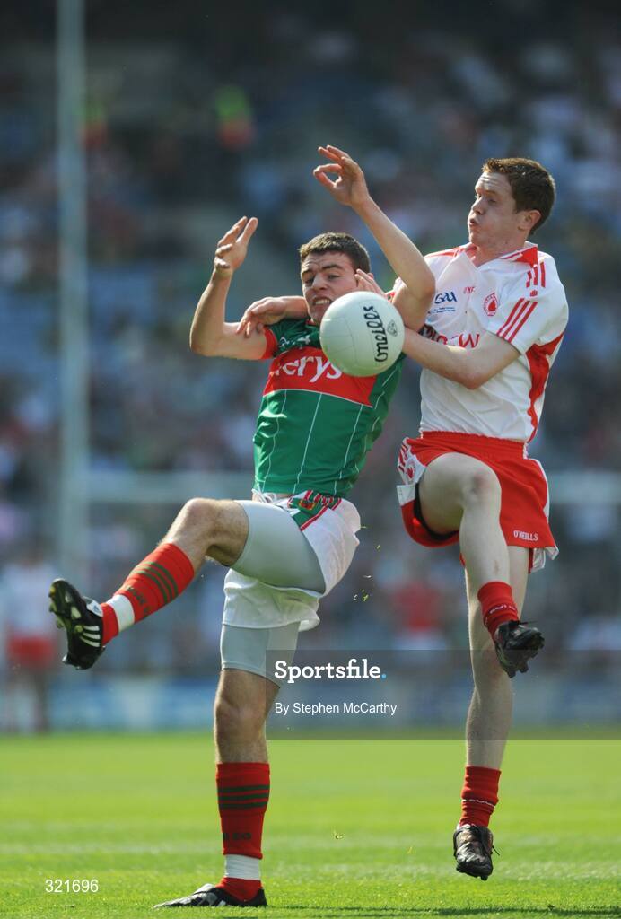 21 September 2008; Aidan Walsh, Mayo, in action against Gavin Teague, Tyrone. ESB GAA Football All-Ireland Minor Championship Final, Tyrone v Mayo, Croke Park, Dublin. Picture credit: Stephen McCarthy / SPORTSFILE