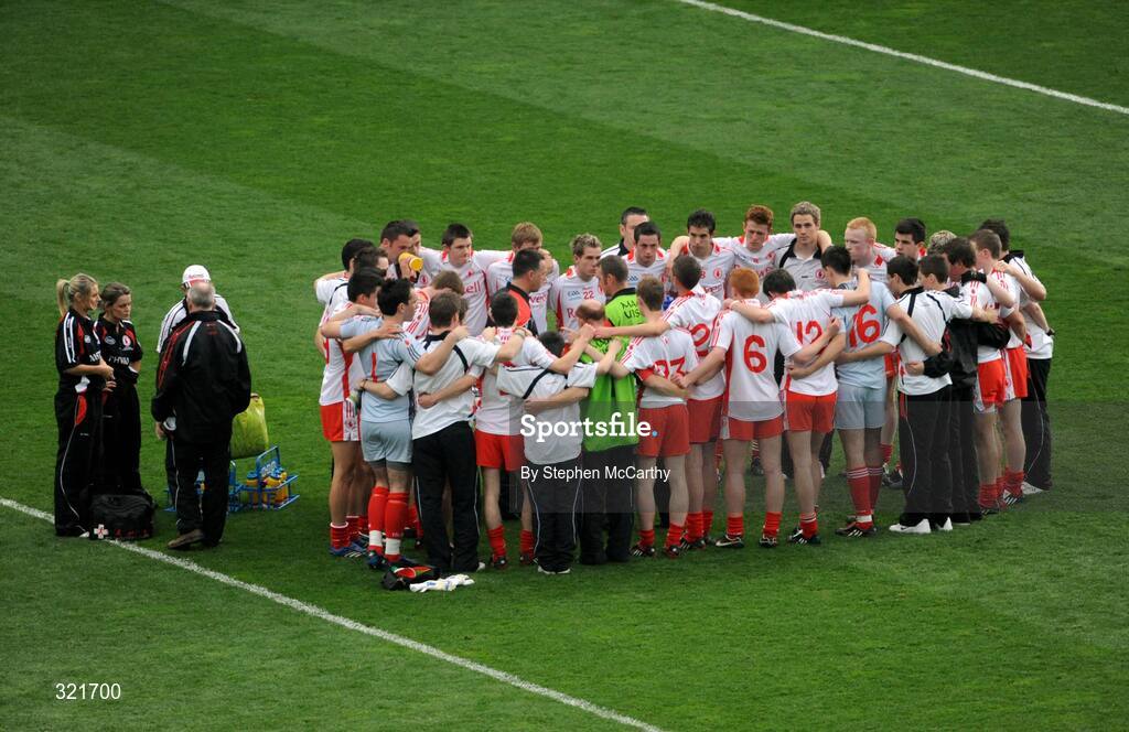 21 September 2008; The Tyrone squad form a huddle after the game. ESB GAA Football All-Ireland Minor Championship Final, Tyrone v Mayo, Croke Park, Dublin. Picture credit: Stephen McCarthy / SPORTSFILE