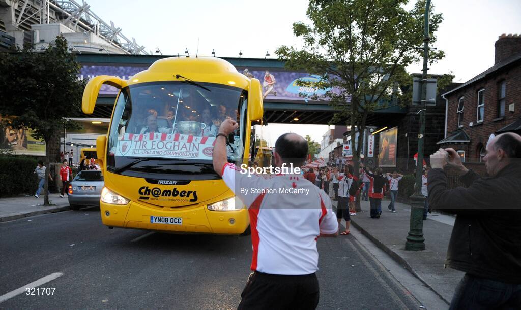 21 September 2008; The Tyrone team bus travels down Jones road en-route to the team hotel. GAA Football All-Ireland Senior Championship Final, Kerry v Tyrone, Croke Park, Dublin. Picture credit: Stephen McCarthy / SPORTSFILE
