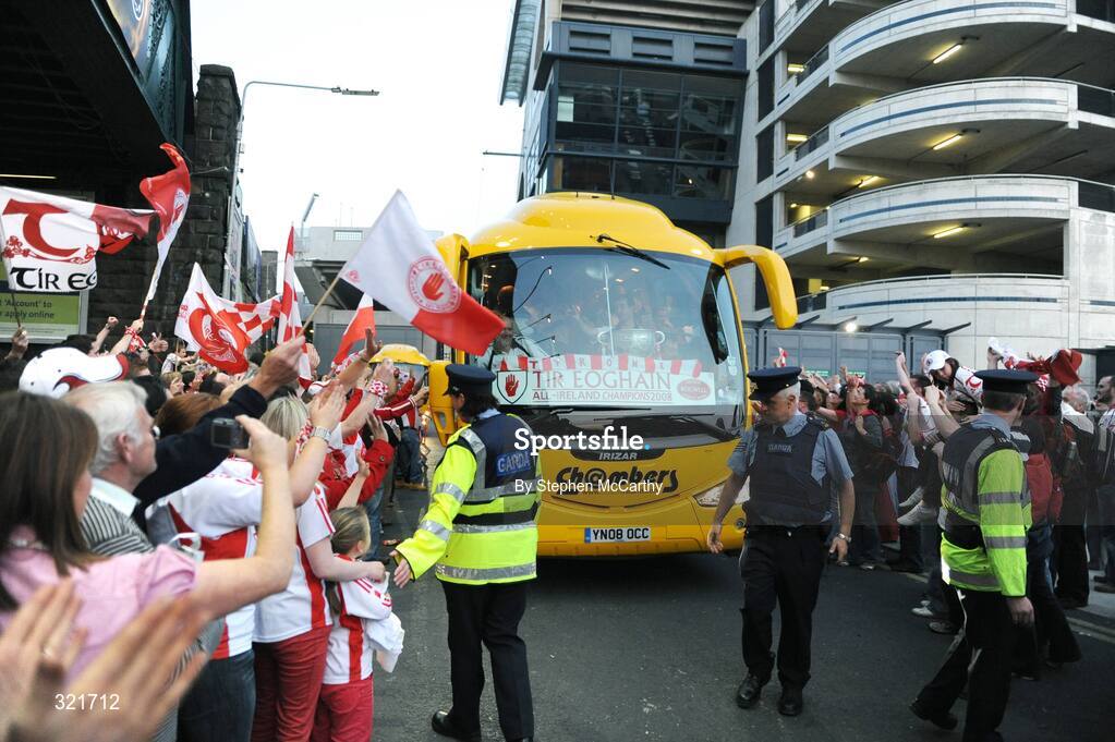21 September 2008; The Tyrone team leaves Croke Park road en-route to the team hotel. GAA Football All-Ireland Senior Championship Final, Kerry v Tyrone, Croke Park, Dublin. Picture credit: Stephen McCarthy / SPORTSFILE
