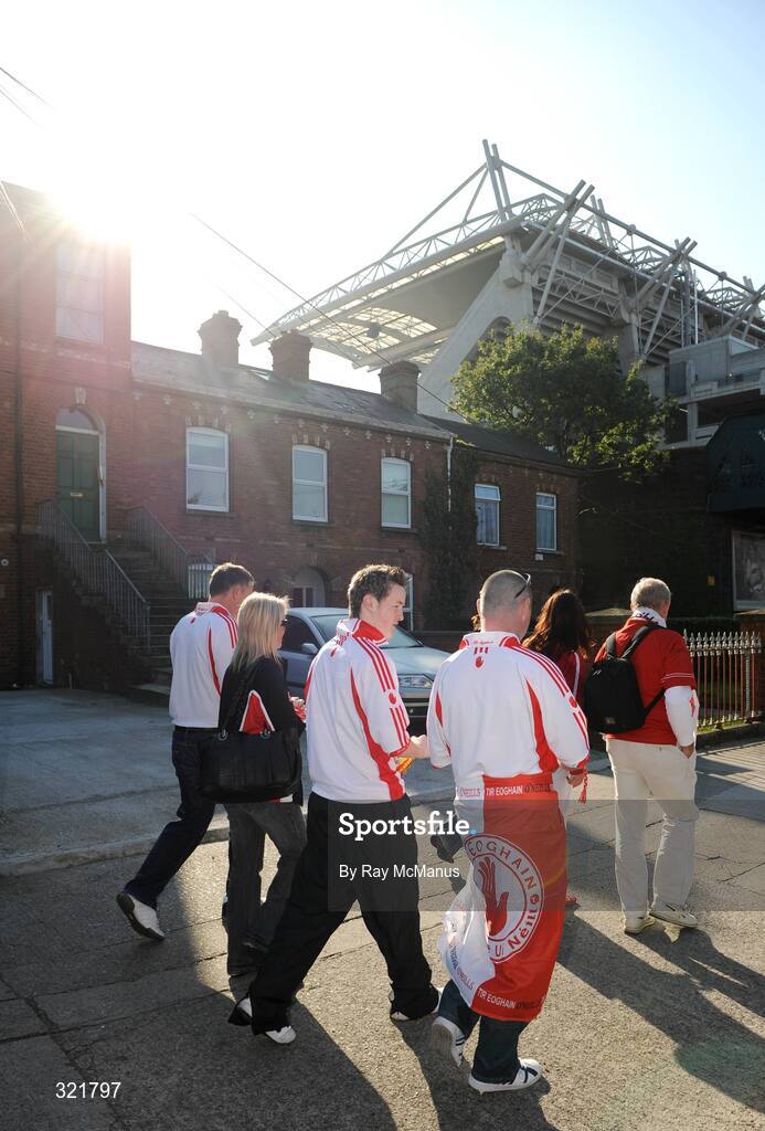 21 September 2008; Tyrone supporters arrive for the game. GAA Football All-Ireland Senior Championship Final, Kerry v Tyrone, Croke Park, Dublin. Picture credit: Ray McManus / SPORTSFILE