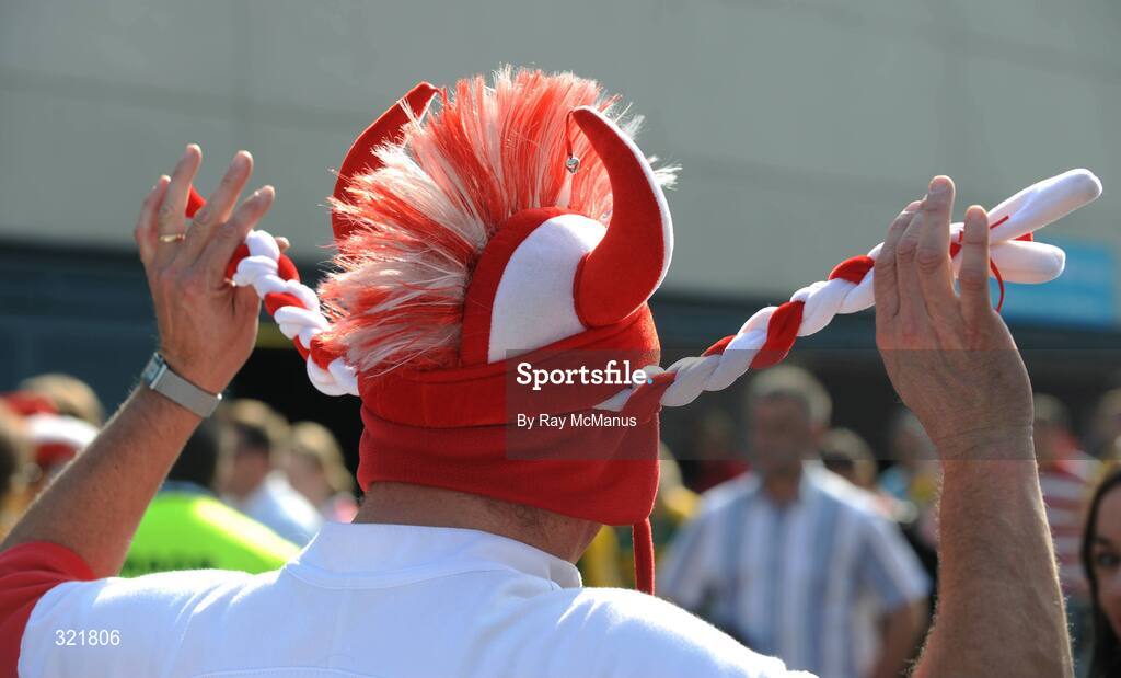 21 September 2008; Tyrone supporters arrive for the game. GAA Football All-Ireland Senior Championship Final, Kerry v Tyrone, Croke Park, Dublin. Picture credit: Ray McManus / SPORTSFILE