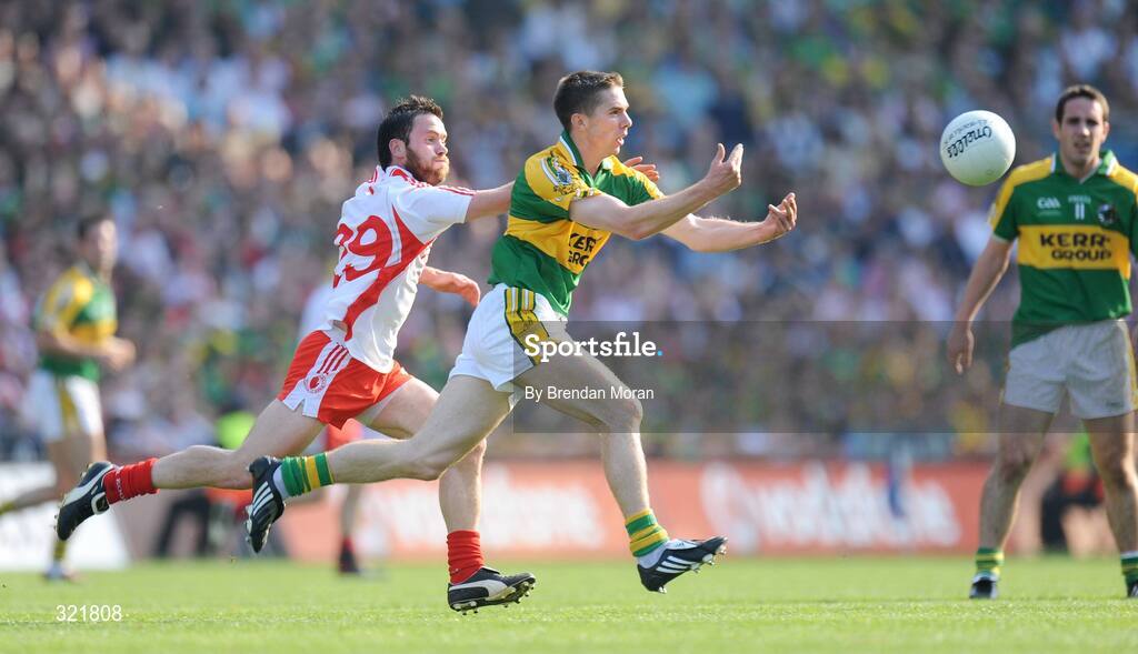 21 September 2008; Marc O Se, Kerry, in action against Martin Penrose, Tyrone. GAA Football All-Ireland Senior Championship Final, Kerry v Tyrone, Croke Park, Dublin. Picture credit: Brendan Moran / SPORTSFILE