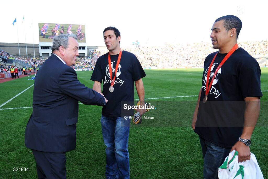 21 September 2008; Olympic boxers Kenny Egan and Darren Sutherland are greeted by GAA President Nickey Brennan at half-time. GAA Football All-Ireland Senior Championship Final, Kerry v Tyrone, Croke Park, Dublin. Picture credit: Brendan Moran / SPORTSFILE