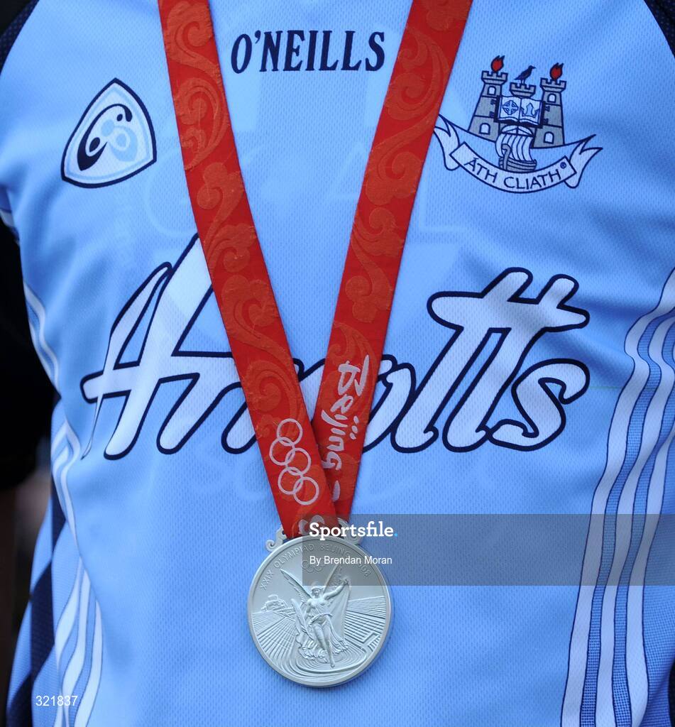 21 September 2008; Irish Olympic boxer Kenny Egan wearing a Dublin jersey and his silver medal while being introduced to the crowd at half-time. GAA Football All-Ireland Senior Championship Final, Kerry v Tyrone, Croke Park, Dublin. Picture credit: Brendan Moran / SPORTSFILE