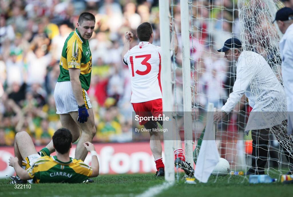 21 September 2008; Tommy McGuigan, Tyrone, 13, celebrates after scoring his side's first and only goal of the game, as Kerry's Darragh O'Se, looks back at Padraig Reidy on the ground. GAA Football All-Ireland Senior Championship Final, Kerry v Tyrone, Croke Park, Dublin. Picture credit: Oliver McVeigh / SPORTSFILE