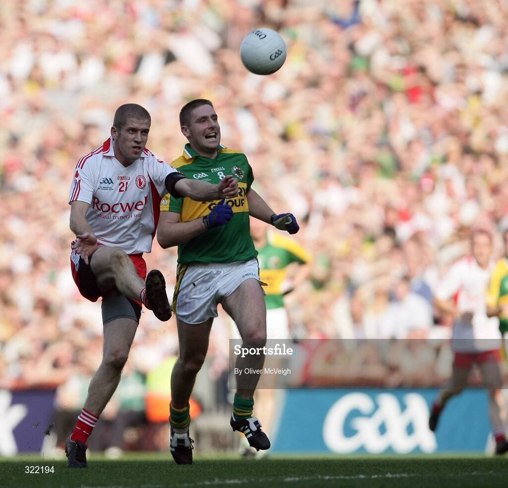 21 September 2008; Kevin Hughes, Tyrone, in action against Darragh O Se, Kerry. GAA Football All-Ireland Senior Championship Final, Kerry v Tyrone, Croke Park, Dublin. Picture credit: Oliver McVeigh / SPORTSFILE