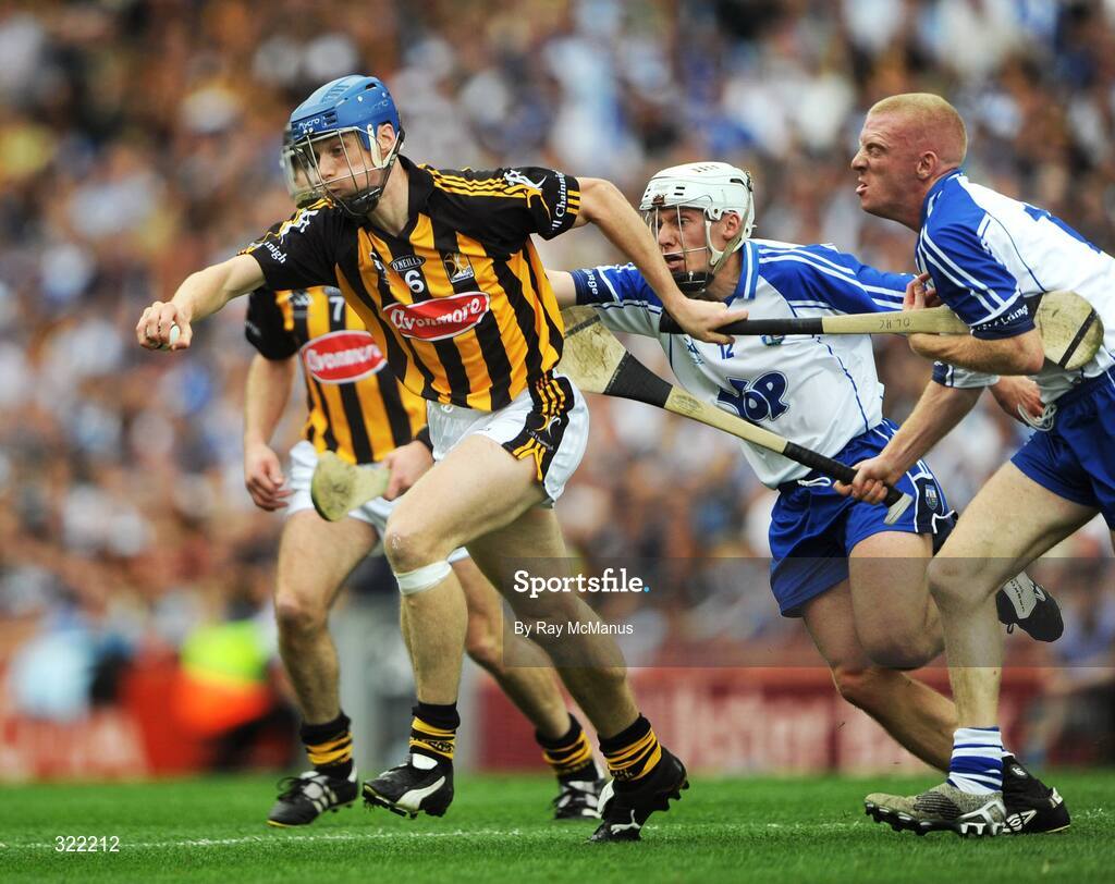 7 September 2008; Brian Hogan, Kilkenny, in action against Stephen Molumphy and John Mullane, right, Waterford. GAA Hurling All-Ireland Senior Championship Final, Kilkenny v Waterford, Croke Park, Dublin. Picture credit: Ray McManus / SPORTSFILE