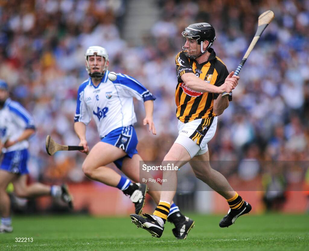7 September 2008; Derek Lyng, Kilkenny, in action against Stephen Molumphy, Waterford. GAA Hurling All-Ireland Senior Championship Final, Kilkenny v Waterford, Croke Park, Dublin. Picture credit: Ray Ryan / SPORTSFILE