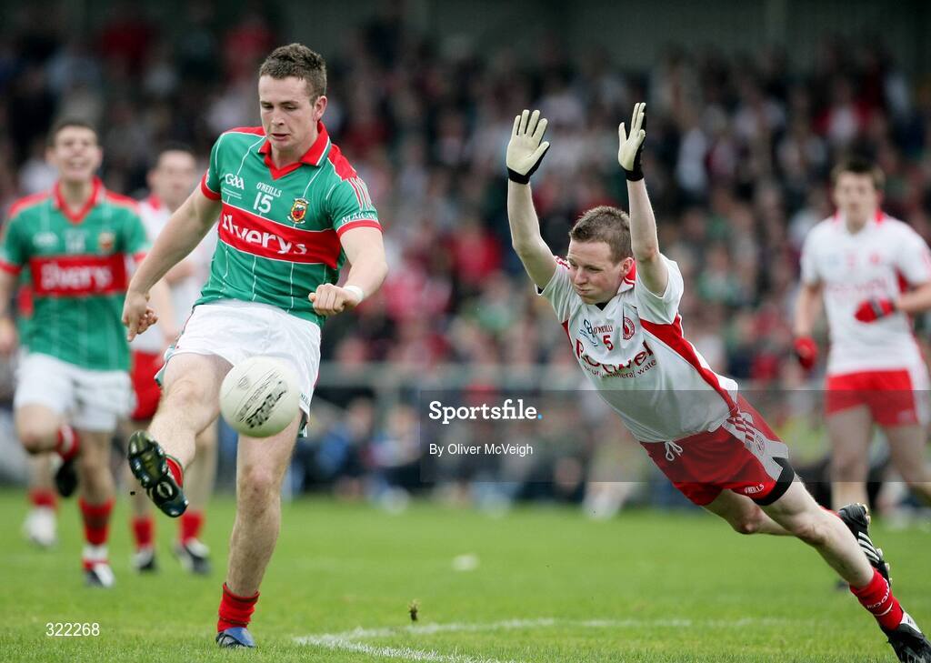27 September 2008; Alex Corduff, Mayo, in action against Stephen MacRory, Tyrone. ESB GAA Football All-Ireland Minor Championship Final Replay, Tyrone v Mayo, Pearse Park, Longford. Picture credit: Oliver McVeigh / SPORTSFILE
