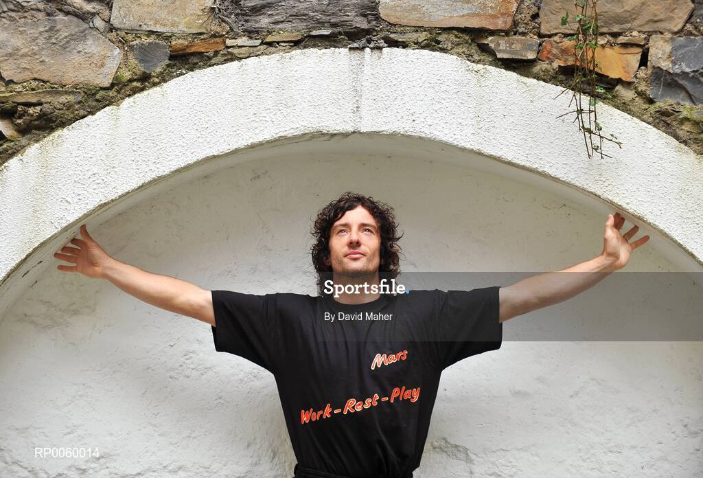 24 September 2008; Irish soccer international Stephen Hunt, along with athletics hero Eamonn Coghlan and top GAA star Alan Brogan at the launch of the MARS Work - Rest - Play survey in Dublin. The Mars 'Work - Rest -  Play' survey gives insight into the lives of Irish athletes both professional and amateur. Over thirty athletes from various codes including Rugby, Soccer, Gaelic Football, Hurling, Cycling and Athletics took part, revealing how both current and past sports stars train and workout, the importance of rest within their training regime, and how they like to chill out or play on those rare occasions they have down time! Pictured at the launch is Stephen Hunt. Wilson Hartnell Public Relations, Ely Place, Dublin. Picture credit: David Maher / SPORTSFILE