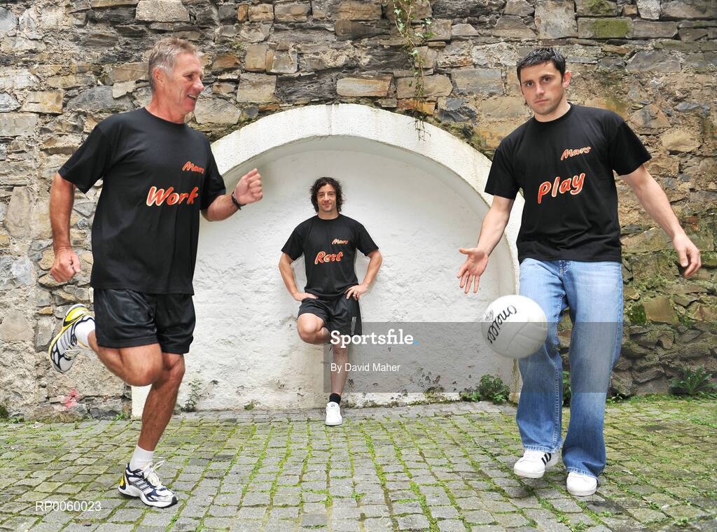 24 September 2008; Irish soccer international Stephen Hunt, centre, along with athletics hero Eamonn Coghlan, left, and top GAA star Alan Brogan at the launch of the MARS Work - Rest - Play survey in Dublin. The Mars 'Work - Rest -  Play' survey gives insight into the lives of Irish athletes both professional and amateur. Over thirty athletes from various codes including Rugby, Soccer, Gaelic Football, Hurling, Cycling and Athletics took part, revealing how both current and past sports stars train and workout, the importance of rest within their training regime, and how they like to chill out or play on those rare occasions they have down time! Wilson Hartnell Public Relations, Ely Place, Dublin. Picture credit: David Maher / SPORTSFILE
