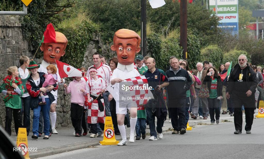 27 September 2008; Fans from Tyrone and Mayo along with Cul Green Campaigners making their way to the ESB GAA Football All-Ireland Minor Championship Final Replay, Tyrone v Mayo, Pearse Park, Longford. Picture credit: Oliver McVeigh / SPORTSFILE