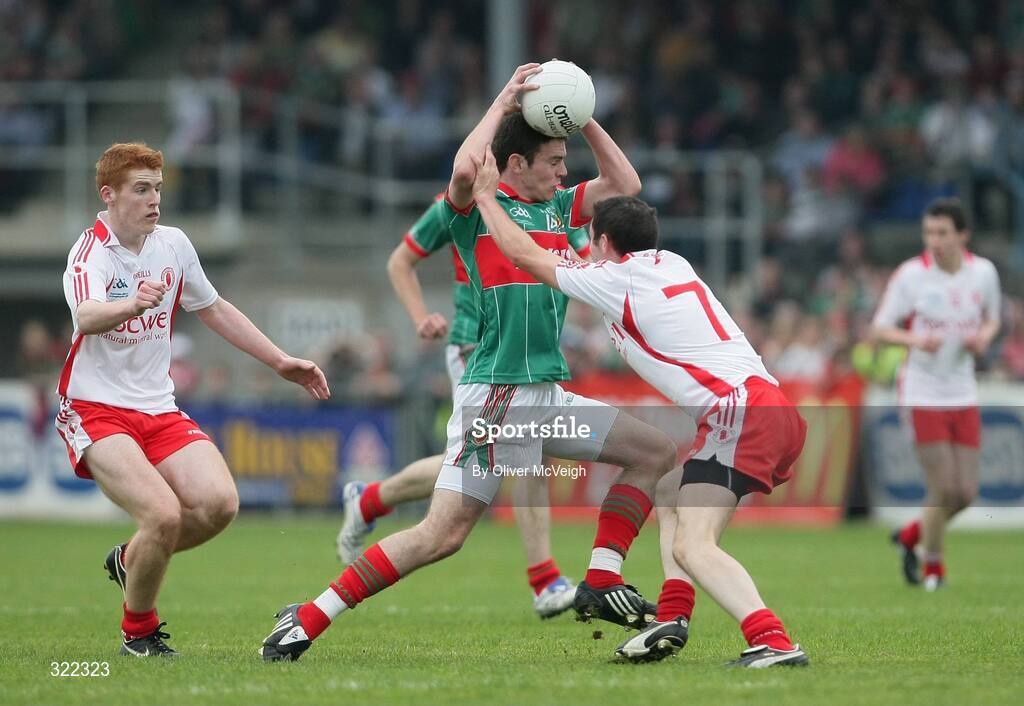 27 September 2008; Aidan Walsh, Mayo, in action against Ronan McNabb, right, and Peter Harte, Tyrone. ESB GAA Football All-Ireland Minor Championship Final Replay, Tyrone v Mayo, Pearse Park, Longford. Picture credit: Oliver McVeigh / SPORTSFILE