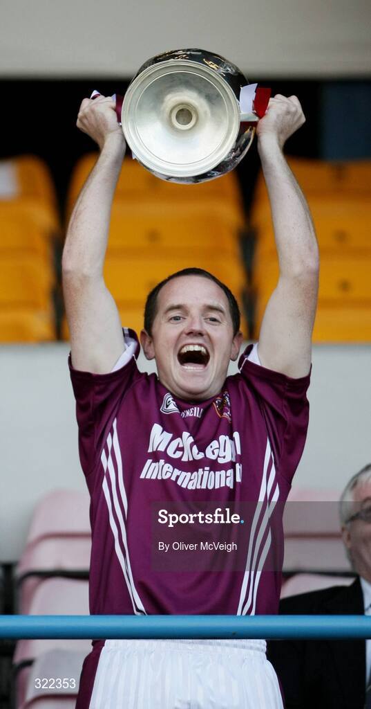 28 September 2008; Cushendalls Ruairi Og's Captain Aidan Delargy holds aloft the cup. Antrim County Senior Hurling Final, Cushendalls Ruairi Og's v Loughgiel Shamrocks, Casement Park, Belfast, Co. Antrim. Picture credit: Oliver McVeigh / SPORTSFILE