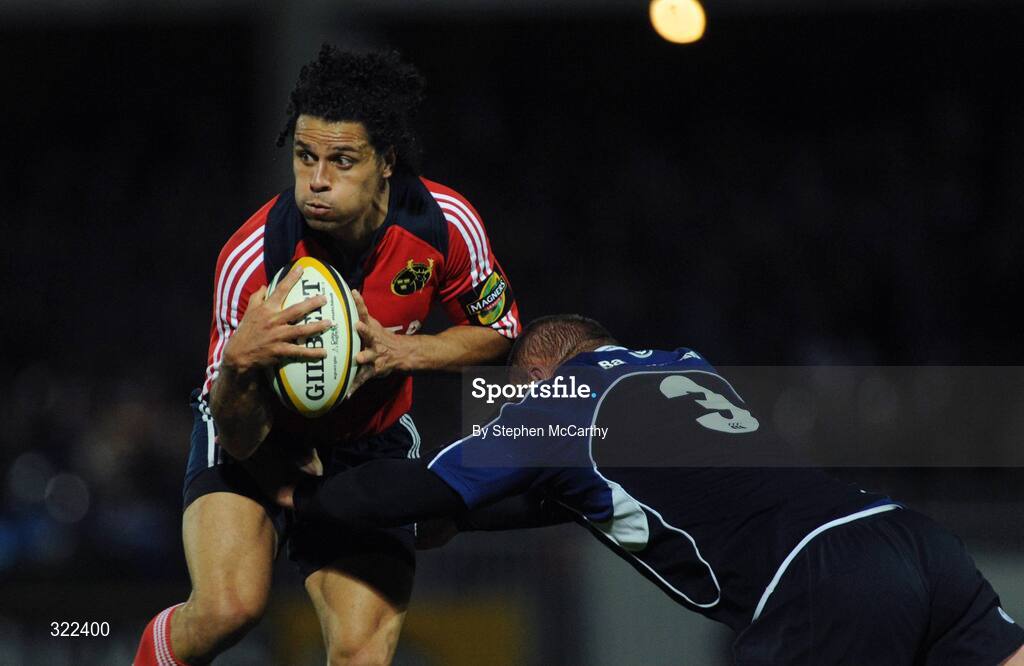 28 September 2008; Doug Howlett, Munster, is tackled by CJ Van Der Linde, Leinster. Magners League, Leinster v Munster, RDS, Dublin. Picture credit: Stephen McCarthy / SPORTSFILE