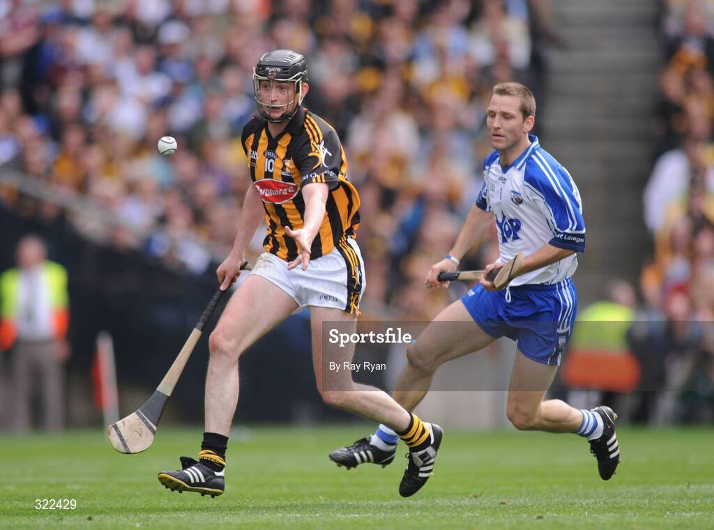 7 September 2008; Martin Comerford, Kilkenny, in action against Ken McGrath, Waterford. GAA Hurling All-Ireland Senior Championship Final, Kilkenny v Waterford, Croke Park, Dublin. Picture credit: Ray Ryan / SPORTSFILE