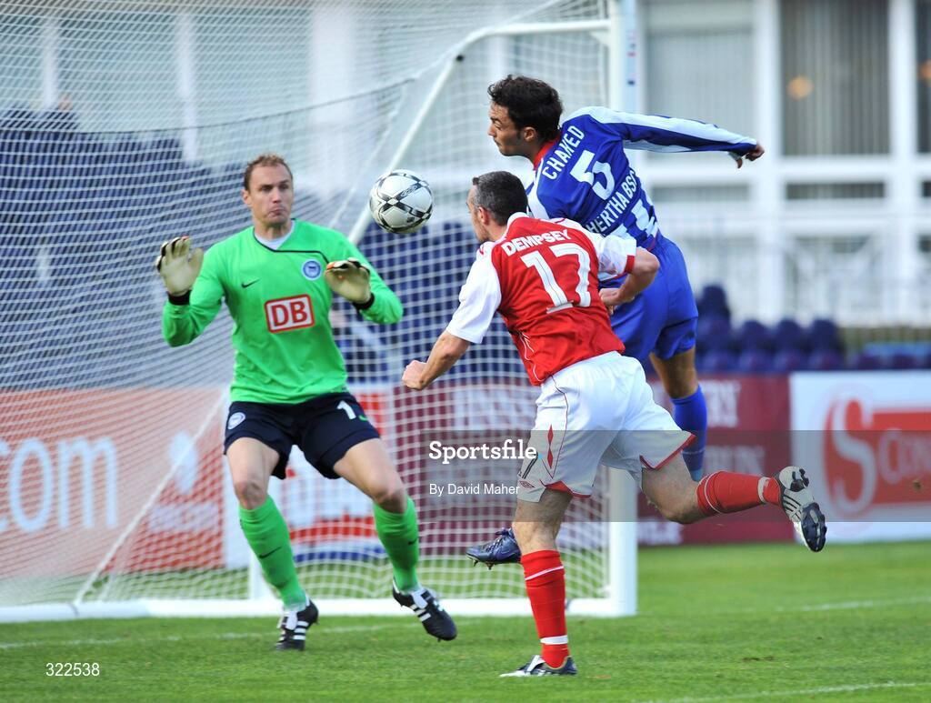 30 September 2008; Gary Dempsey, St Patrick's Athletic, in action against Sofian Chahad and goalkeeper Jaroslav Drobny, Hertha Berlin. UEFA Cup First Round 2nd leg, St Patrick's Athletic v Hertha Berlin, RDS, Dublin. Picture credit: David Maher / SPORTSFILE