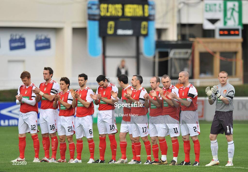 30 September 2008;  St Patrick's Athletic players applaud for a minutes respect of the late Noel O'Reilly. UEFA Cup First Round 2nd leg, St Patrick's Athletic v Hertha Berlin, RDS, Dublin. Picture credit: David Maher / SPORTSFILE