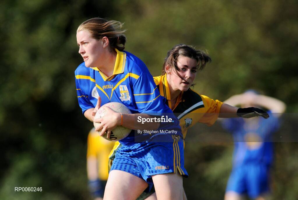 27 September 2008; Noelle Connolly, Glenamaddy, Galway, in action against Angie McShane, Clann na Gael, Tyrone. All-Ireland Ladies Football 7's, Junior Championship Semi-Final, Naomh Mearnog, Portmarnock, Dublin. Picture credit: Stephen McCarthy / SPORTSFILE