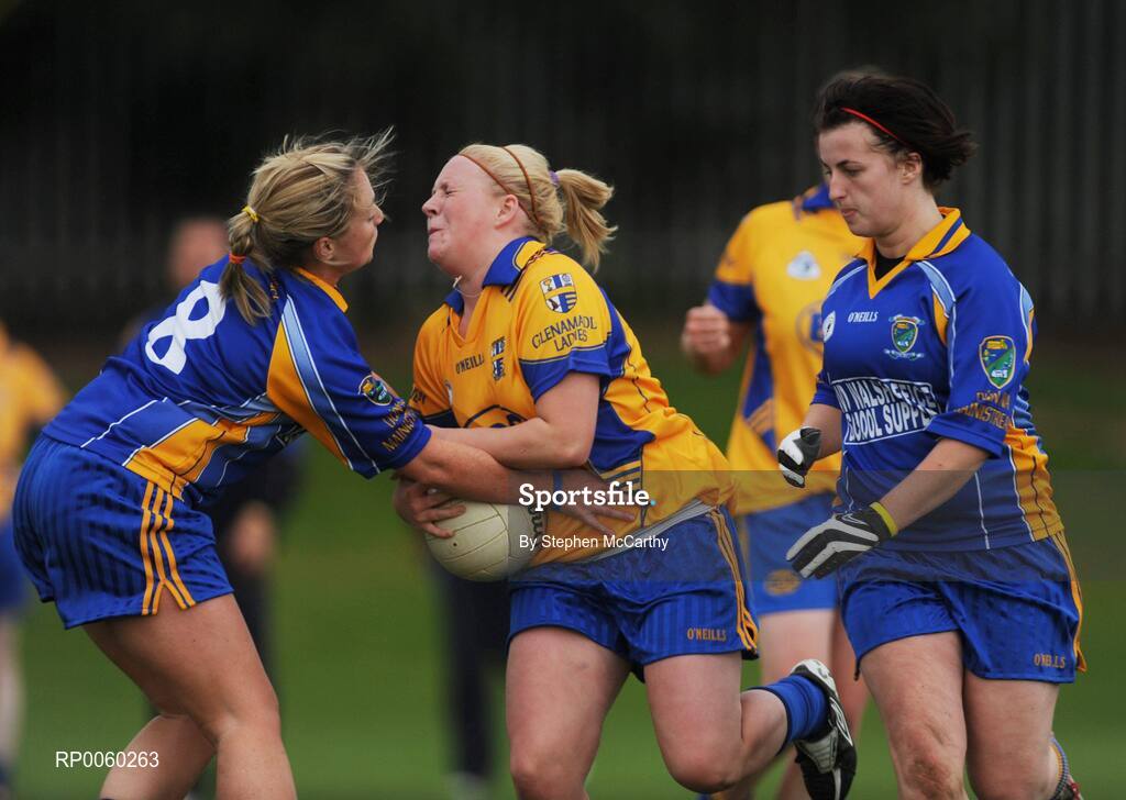 27 September 2008; Cliona Gannon, Glenamaddy, Galway, in action against Aoife McGovern, left, and Clodagh McGovern, Abbeyside, Waterford. All-Ireland Ladies Football 7's, Junior Championship Final, Naomh Mearnog, Portmarnock, Dublin. Picture credit: Stephen McCarthy / SPORTSFILE