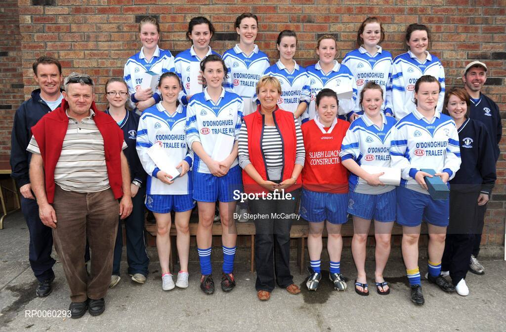 27 September 2008; Geraldine Giles, Uachtaran Cumman Peil Gael na mBan, with players and managment of Castleisland Desmonds, Kerry, after they finished runners-up in the Intermediate Championship. All-Ireland Ladies Football 7's, Naomh Mearnog, Portmarnock, Dublin. Picture credit: Stephen McCarthy / SPORTSFILE
