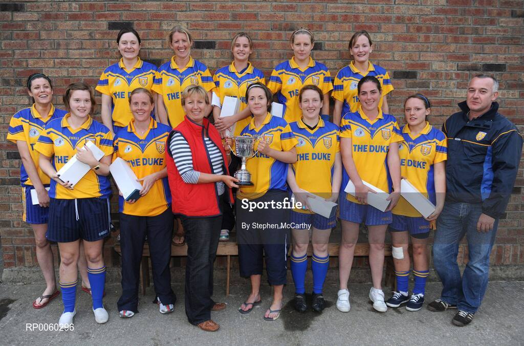 27 September 2008; Geraldine Giles, Uachtaran Cumman Peil Gael na mBan, presents the cup to captain Nadine Doherty after Na Finna, Dublin, won the Senior Championship Shield. All-Ireland Ladies Football 7's, Naomh Mearnog, Portmarnock, Dublin. Picture credit: Stephen McCarthy / SPORTSFILE