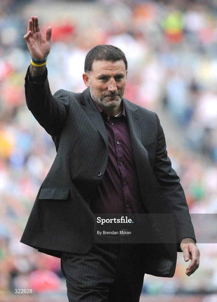 21 September 2008; Ciaran Duff waves to the crowd during the 1983 Dublin All-Ireland winning team presentation before the game. GAA Football All-Ireland Senior Championship Final, Kerry v Tyrone, Croke Park, Dublin. Picture credit: Brendan Moran / SPORTSFILE