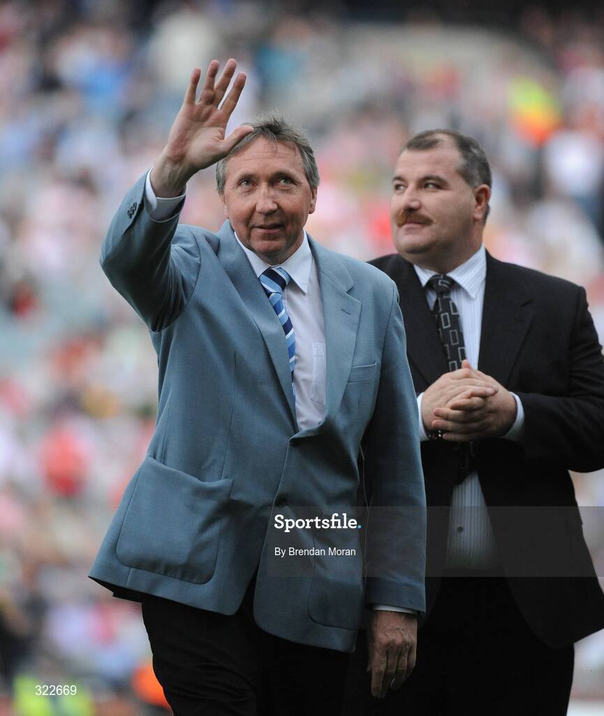 21 September 2008; Anton O'Toole waves to the crowd during the 1983 Dublin All-Ireland winning team presentation before the game. GAA Football All-Ireland Senior Championship Final, Kerry v Tyrone, Croke Park, Dublin. Picture credit: Brendan Moran / SPORTSFILE