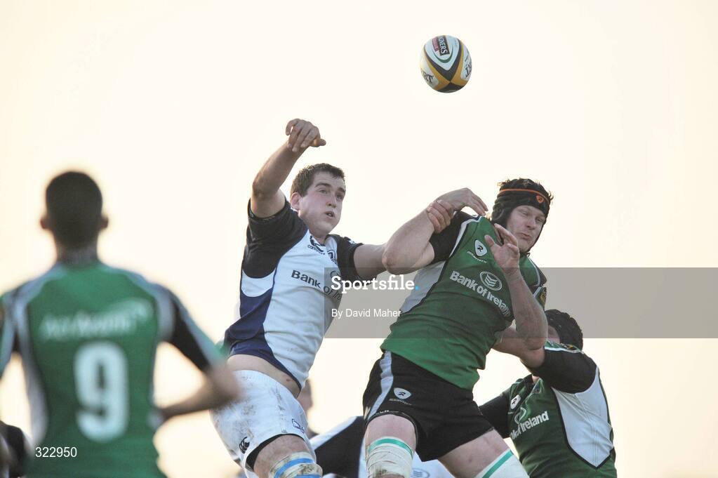 5 October 2008; Devin Toner, Leinster, in action against Andrew Farley, Connacht. Magners League, Connacht v Leinster, Sportsground, Galway. Picture credit: David Maher / SPORTSFILE