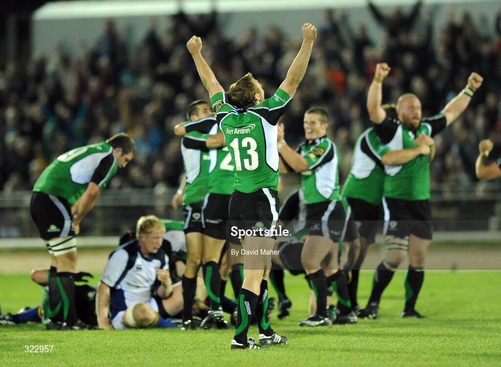 5 October 2008; Connacht's Gavin Duffy, 13, celebrates victory at the final whistle with his team-mates. Magners League, Connacht v Leinster, Sportsground, Galway. Picture credit: David Maher / SPORTSFILE