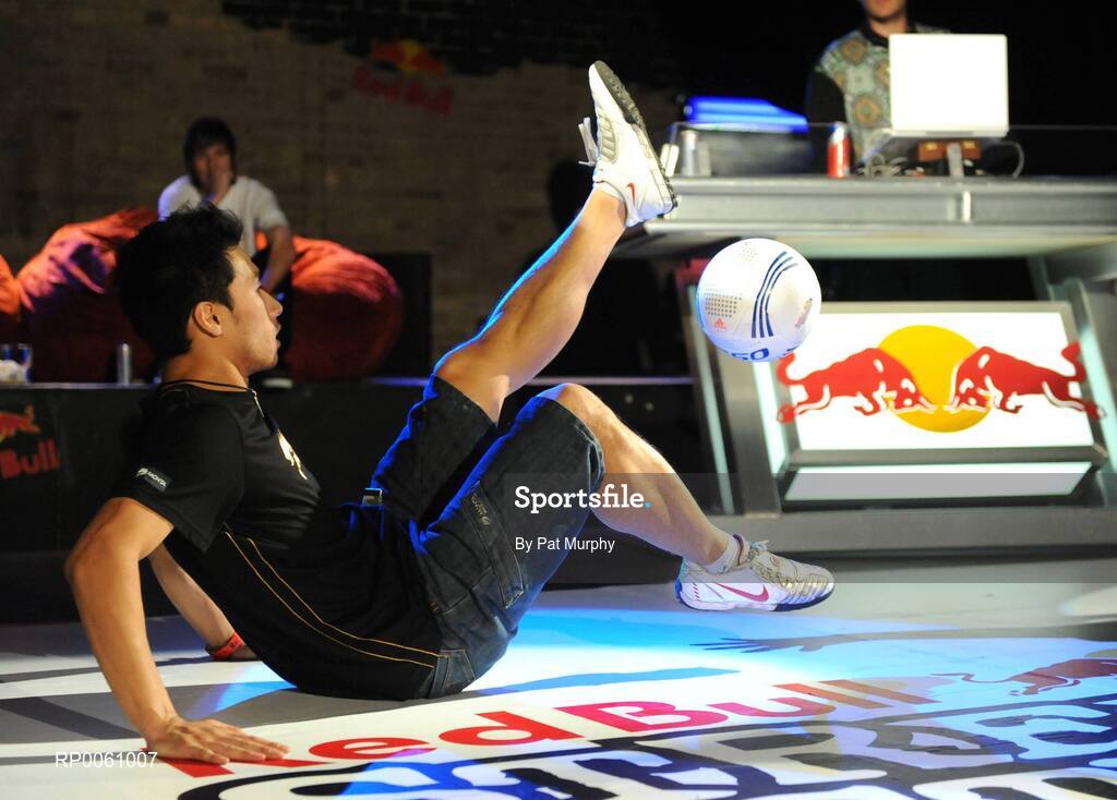 4 October 2008; Nam 'Nam the Man' Nguyen, from Dublin, on his way to winning The Red Bull Street Style (Freestyle Football) Irish Qualifier. The winner of the qualifier will represent Ireland in the Red Bull World Street Style event, which will be held in Brazil in November. Andrews Lane Theatre, Dublin. Picture credit: Pat Murphy / SPORTSFILE