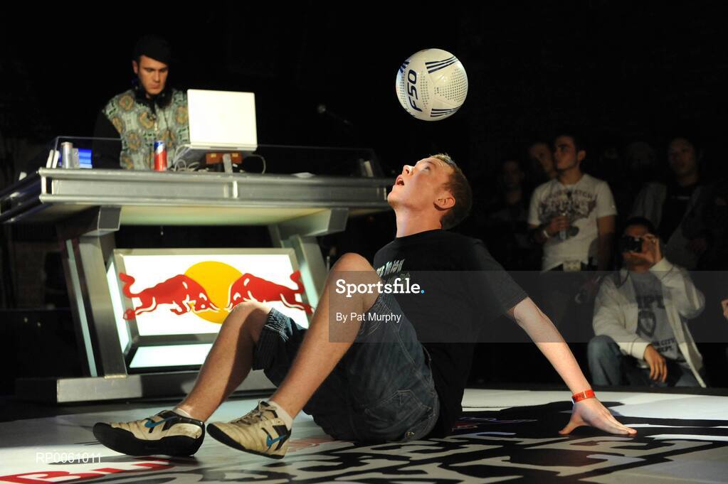 4 October 2008; Mark Tiernan, Newbridge, Co. Kildare, on his way to finishing in second place in The Red Bull Street Style (Freestyle Football) Irish Qualifier. The winner of the qualifier will represent Ireland in the Red Bull World Street Style event, which will be held in Brazil in November. Andrews Lane Theatre, Dublin. Picture credit: Pat Murphy / SPORTSFILE