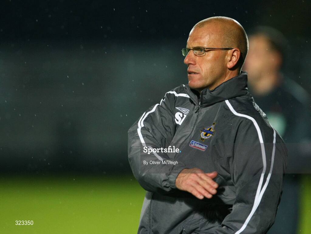 10 October 2008; Northern Ireland manager Steve Beaglehole. UEFA Under 19 European Championships Qualifying Round, Northern Ireland v England, Windsor Park, Belfast. Picture credit: Oliver McVeigh / SPORTSFILE