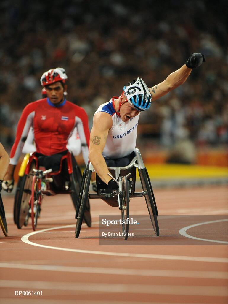 13 September 2008; Great Britain's David Weir celebrates after winning the Men's 800m - T54 in a time of 1:36.61. Beijing Paralympic Games 2008, Men's 800m - T54 Final, National Stadium, Olympic Green, Beijing, China. Picture credit: Brian Lawless / SPORTSFILE