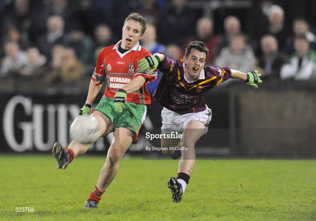 13 October 2008; Alan Hubbard, Ballymun Kickhams, in action against Sean McGuinness, Oliver Plunketts/Eoghan Ruadh. Dublin Senior Football Semi-Final, Ballymun Kickhams v Oliver Plunketts/Eoghan Ruadh, Parnell Park, Dublin. Picture credit: Stephen McCarthy / SPORTSFILE