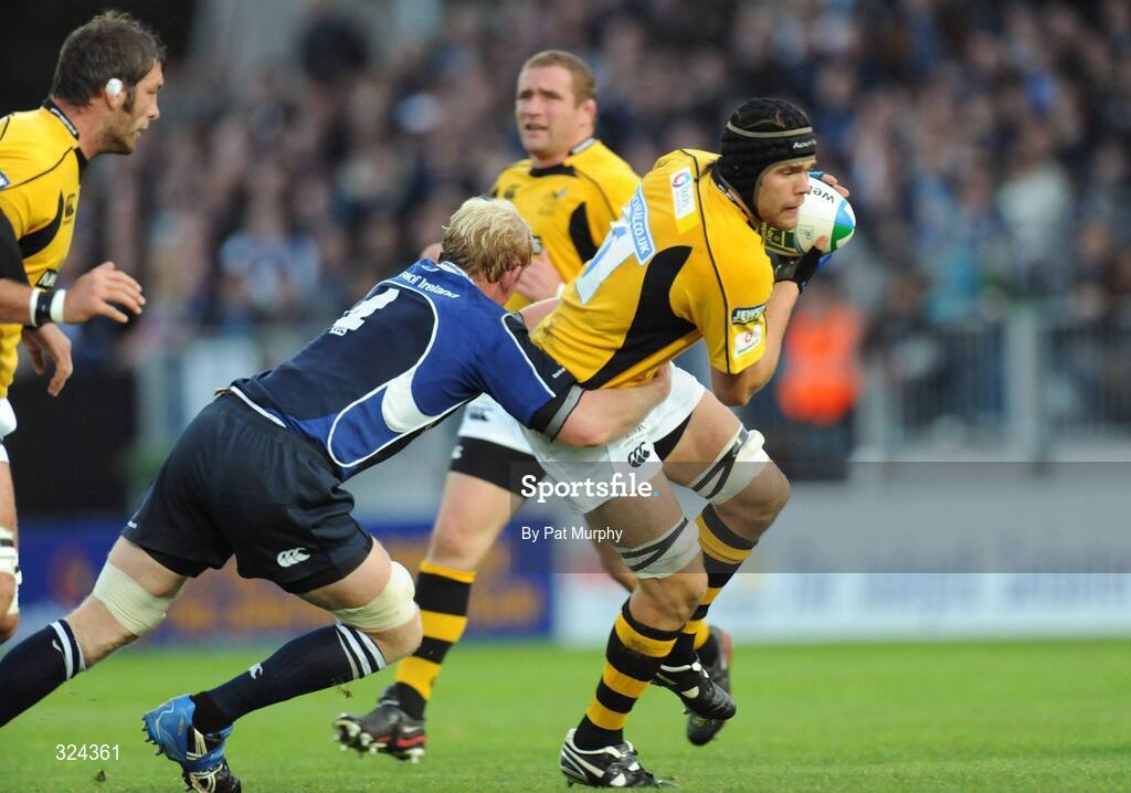 18 October 2008; Tom Palmer, London Wasps, is tackled by Leo Cullen, Leinster. Heineken Cup, Pool 2 Round 2, Leinster v London Wasps, RDS, Dublin. Picture credit: Pat Murphy / SPORTSFILE
