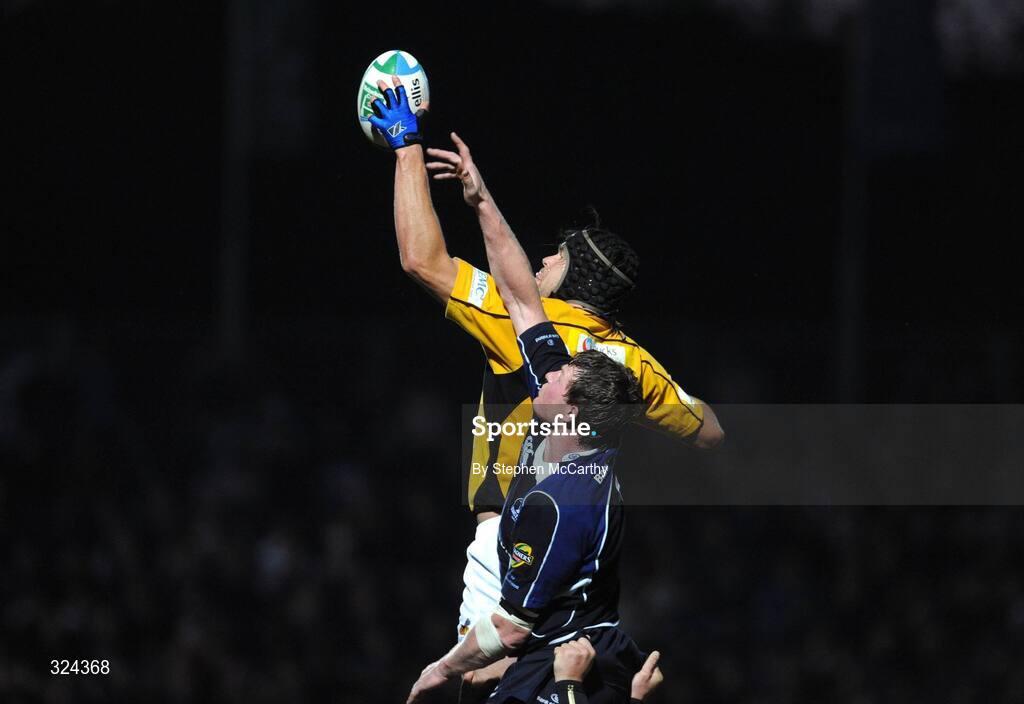 18 October 2008; Tom Palmer, London Wasps, and Malcolm O'Kelly, Leinster, contest the lineout. Heineken Cup, Pool 2 Round 2, Leinster v London Wasps, RDS, Dublin. Picture credit: Stephen McCarthy / SPORTSFILE