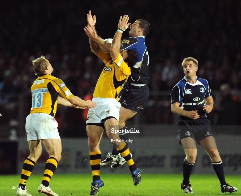18 October 2008; Rob Kearney, Leinster, is tackled by Jeremy Staunton, London Wasps. Heineken Cup, Pool 2 Round 2, Leinster v London Wasps, RDS, Dublin. Picture credit: Pat Murphy / SPORTSFILE