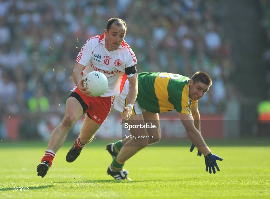 21 September 2008; Brian Dooher, Tyrone, in action against Darragh O Se, Kerry. GAA Football All-Ireland Senior Championship Final, Kerry v Tyrone, Croke Park, Dublin. Picture credit: Ray McManus / SPORTSFILE
